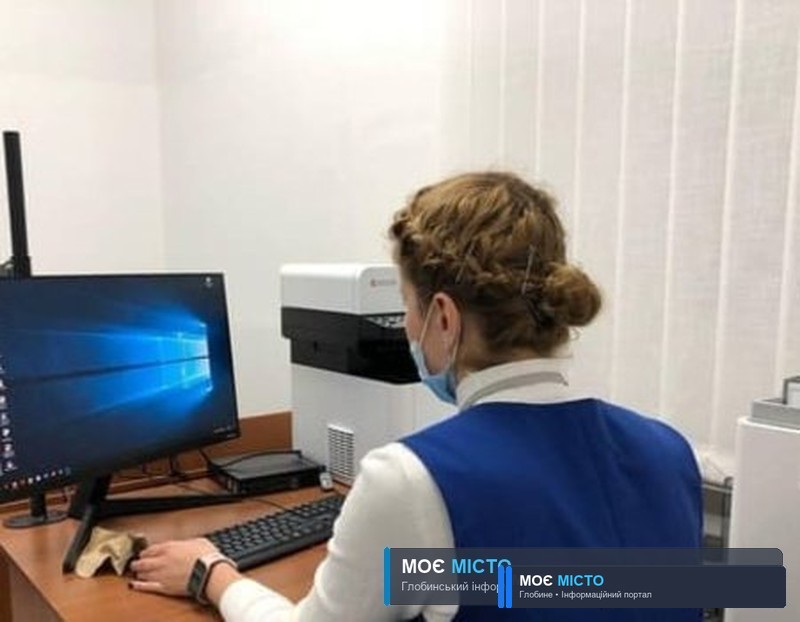 Оформлення паспортів та водійських посвідчень: у Глобинській громаді встановили обладнання в ЦНАПі.