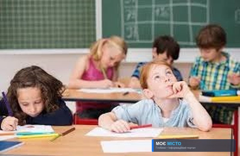 Батьки, видихайте: школи не переводитимуть на дистанційне навчання