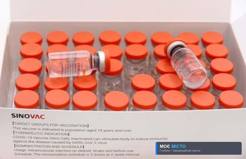 У ПОЛТАВУ ПРИВЕЗЛИ 7960 ДОЗ КИТАЙСЬКОЇ ВАКЦИНИ CORONAVAC