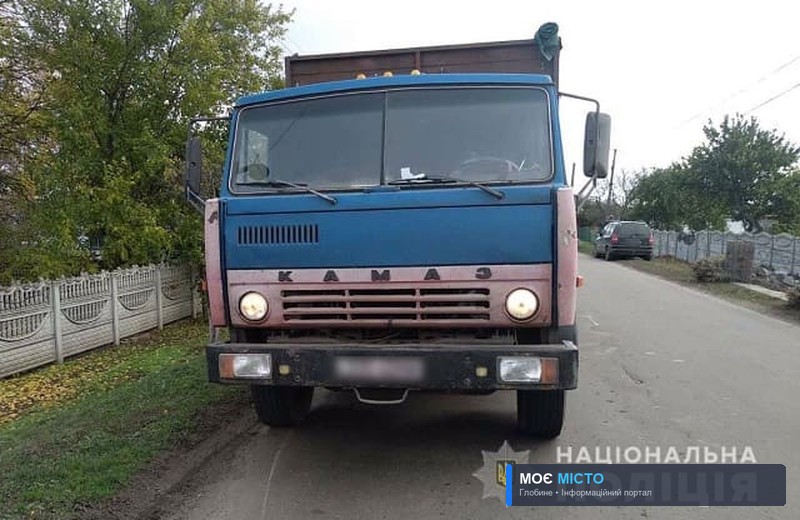У ГЛОБИНОМУ ВАНТАЖІВКА НА СМЕРТЬ ЗБИЛА МІСЦЕВОГО ВЕЛОСИПЕДИСТА