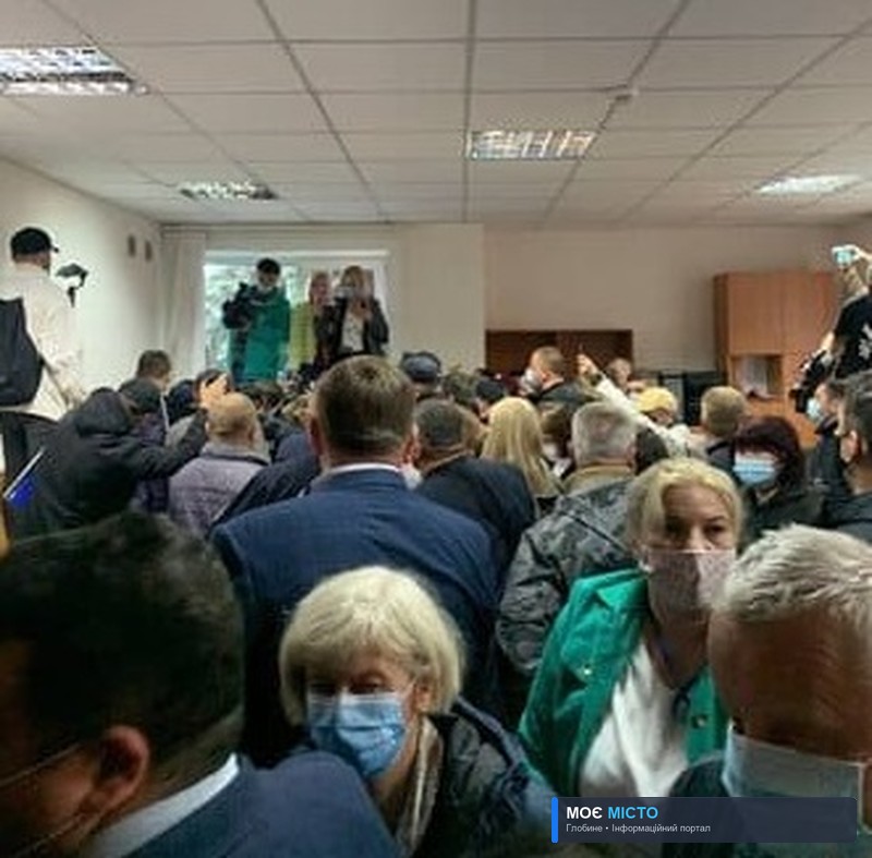 У Кременчуцькій райраді знову ділять владу