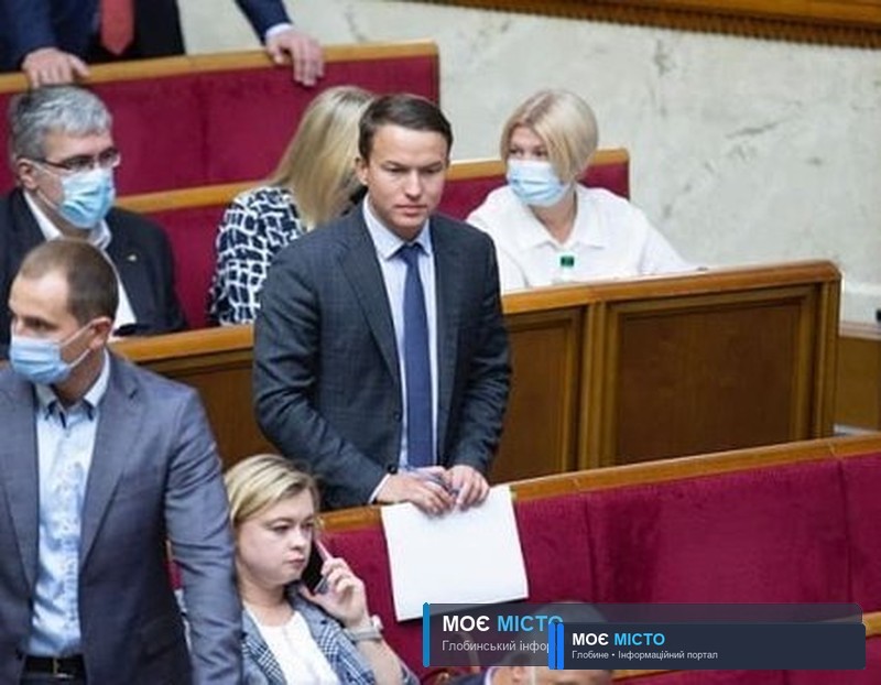 Нардеп Мовчан в парламенті, на відміну від колег, ходить без маски