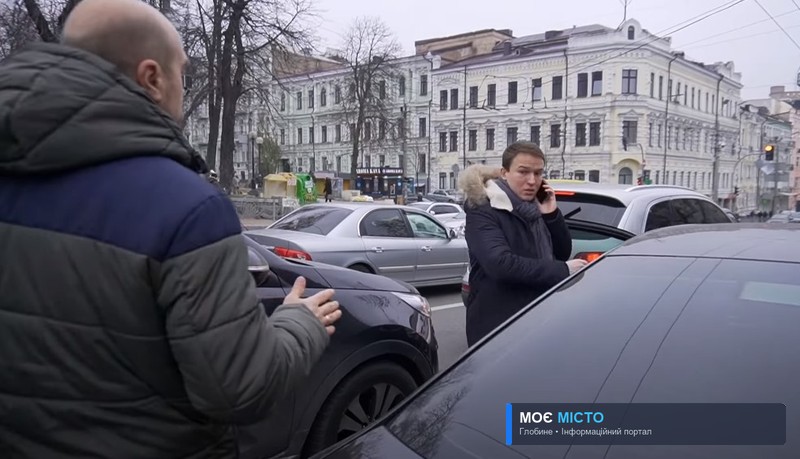 Нардеп Мовчан припаркував авто на місці для інвалідів і потрапив до 83 випуску зупиниЛося